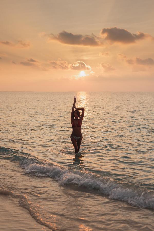 Sunrise By White Sand Dhigurah Dhigurah  Zewnętrze zdjęcie