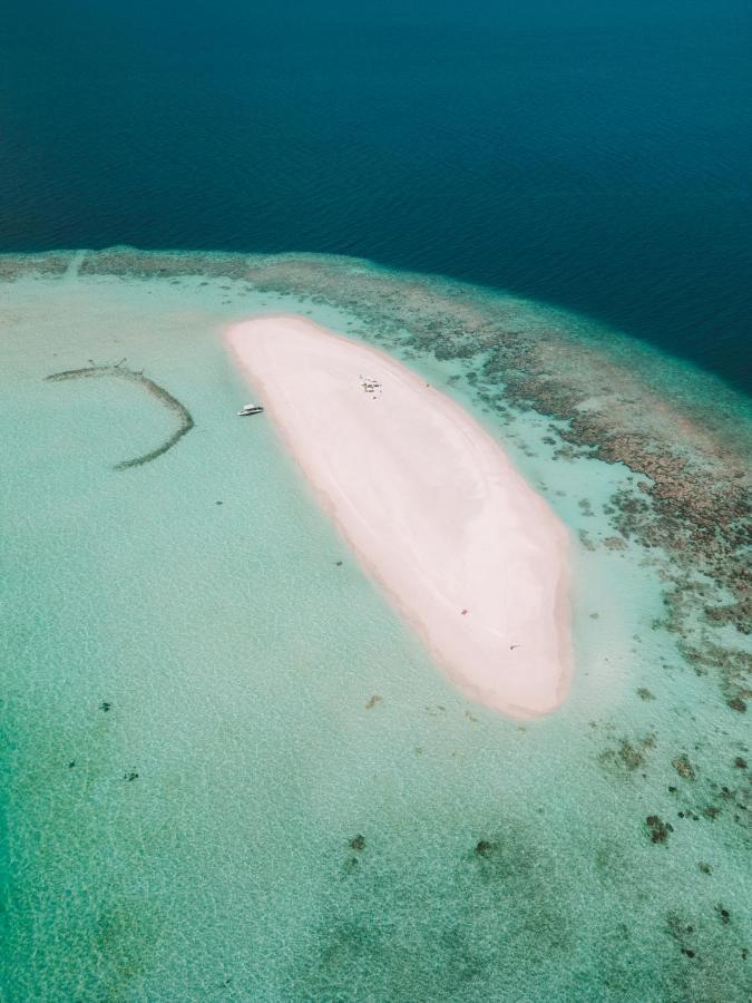 Sunrise By White Sand Dhigurah Dhigurah  Zewnętrze zdjęcie